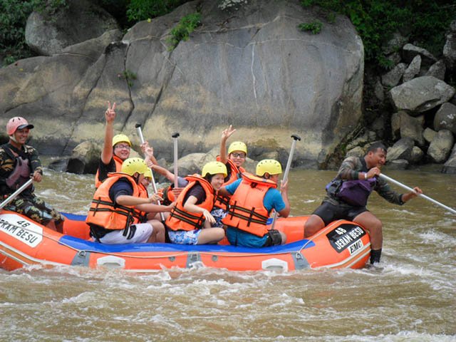 River-Rafting-2